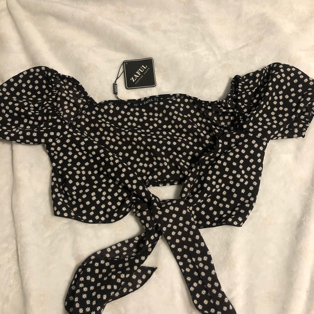 Black floral print crop top
